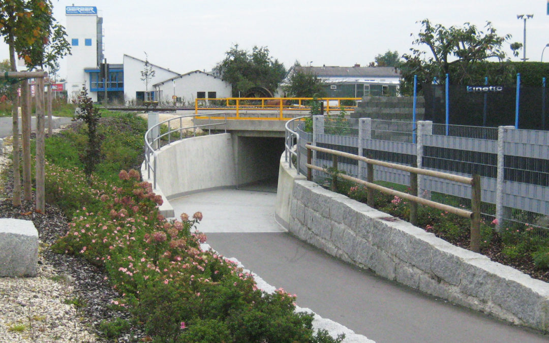 BW3: Eisenbahnüberführung über Gehweg in Erbach