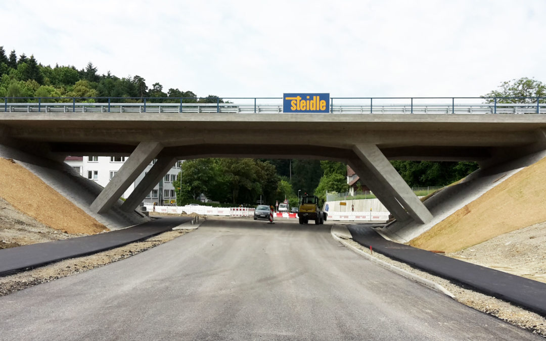 BW5: Brücke B31 über die L200 bei Überlingen