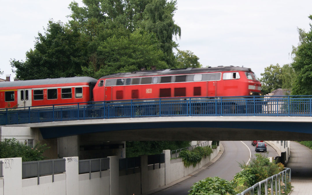 Geh- und Radwegbrücke über die Lindenbadunterführung